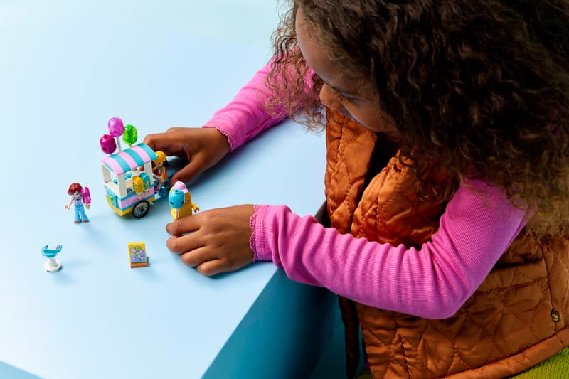 LEGO 42692 Bancarella dei gelati con palloncini