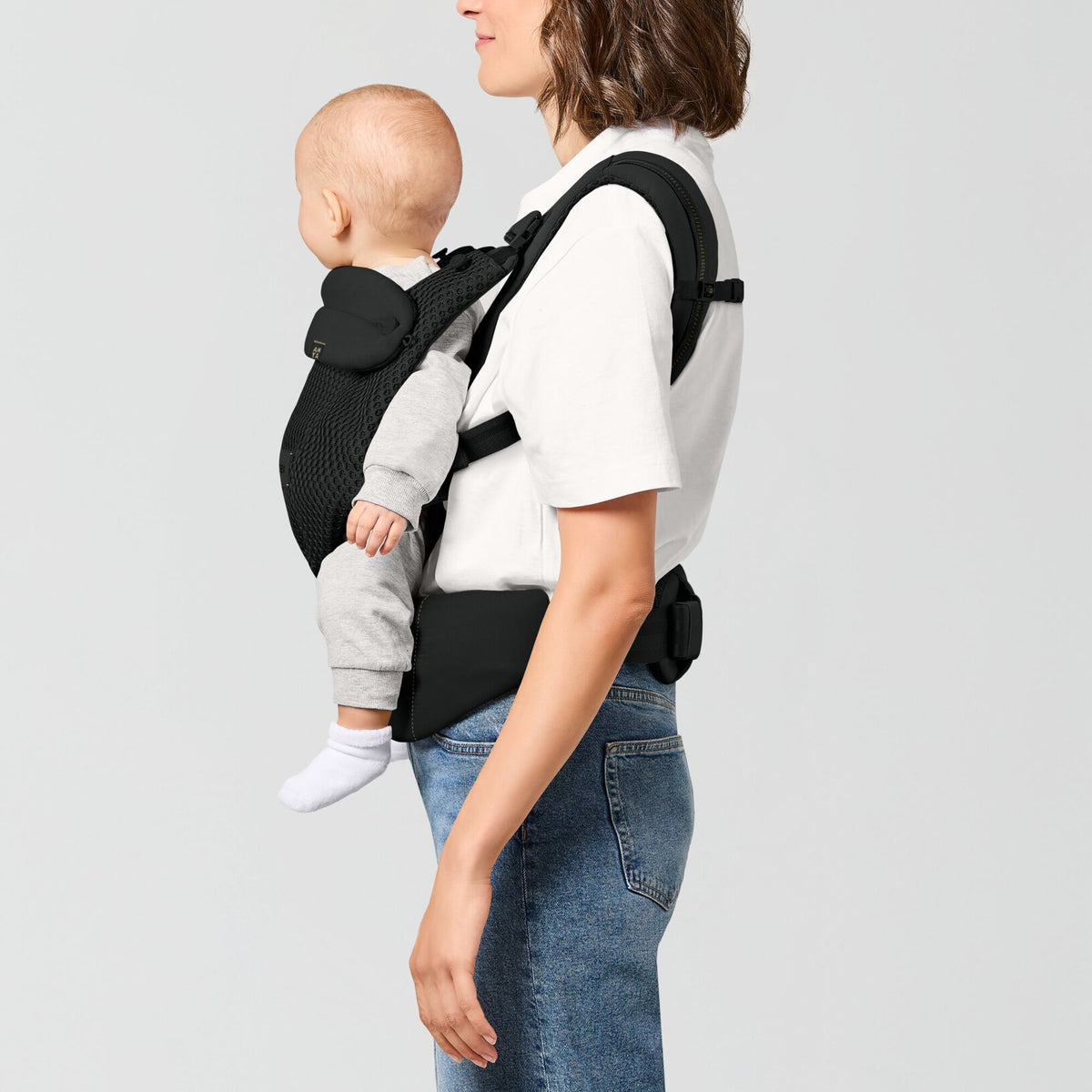 CYBEX AMYA Carrier Magic Black